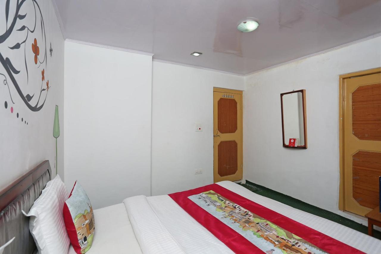 Oyo Flagship Hotel Palace Pahalgām Kültér fotó