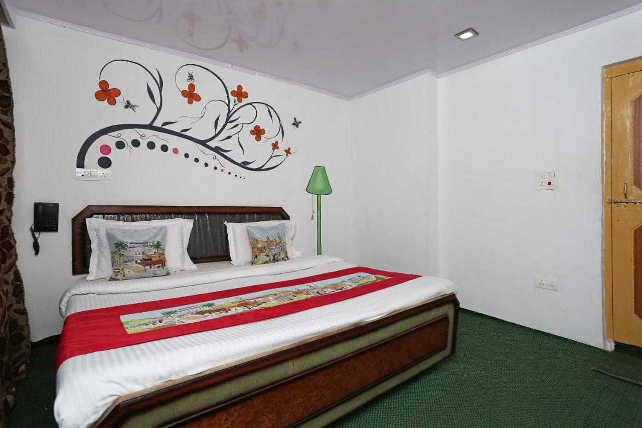 Oyo Flagship Hotel Palace Pahalgām Kültér fotó